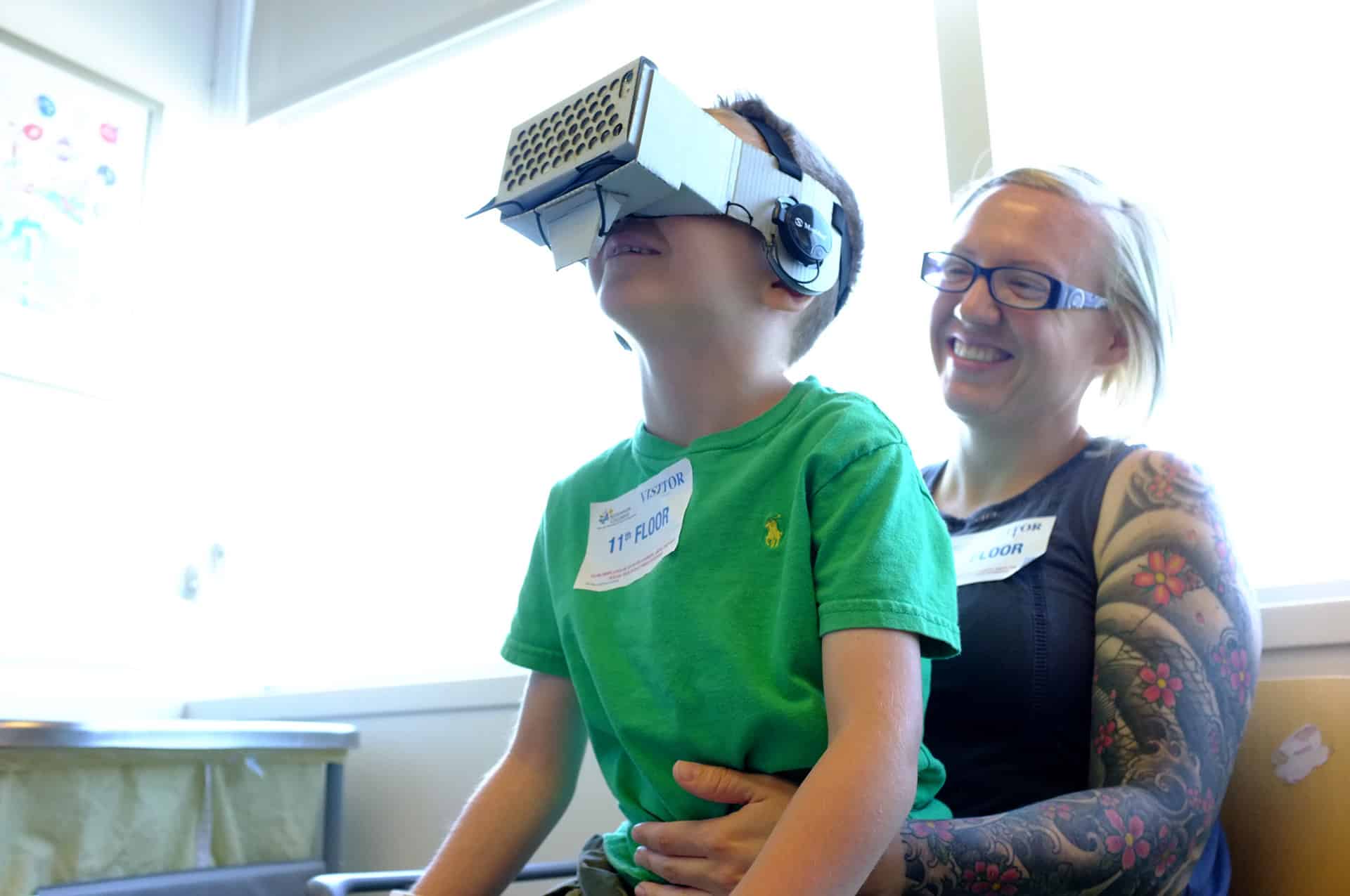 https://littleseed.io/wp-content/uploads/2021/11/LittleSeed-Voyager-VoxelBay_Virtual-Reality-VR-Pediatric-Anxiety-Relief-Headset-Patient1.jpg
